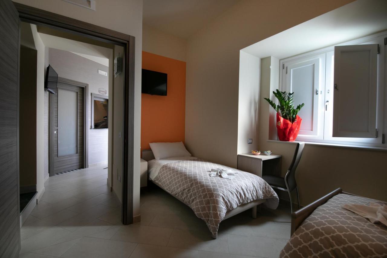 La Madonnina Hotel Никозия Екстериор снимка